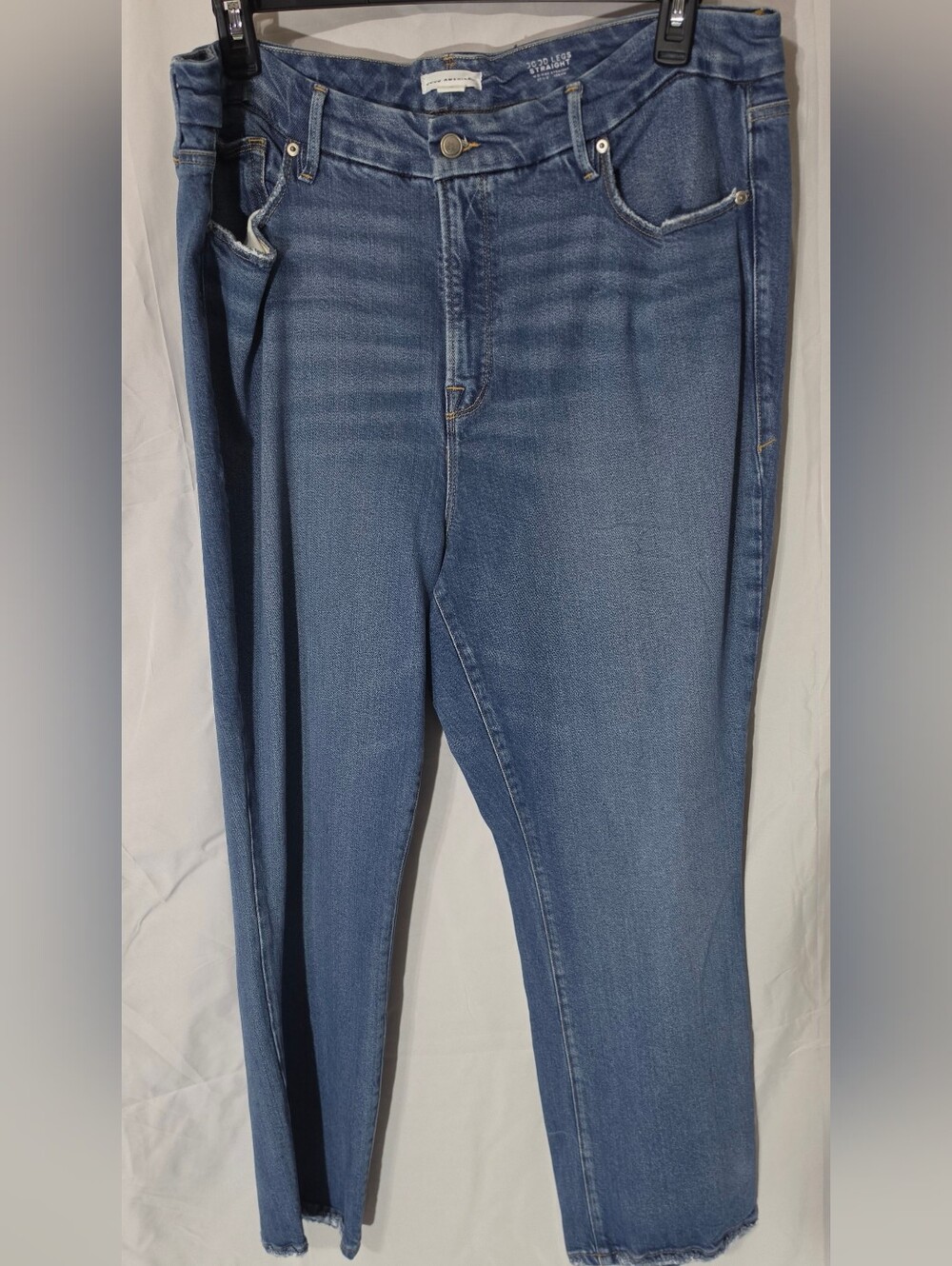 Good American Skinny Jeans in Medium Blue Wash